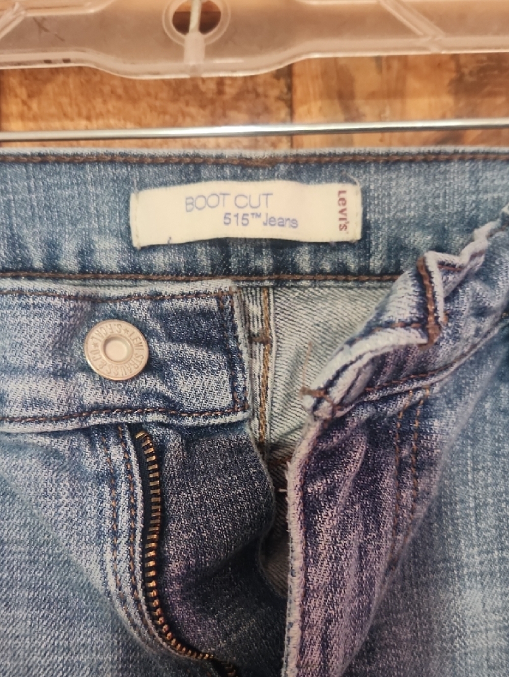 Levi's Light Blue Bootcut Women's Jeans - Picture 2 of 4